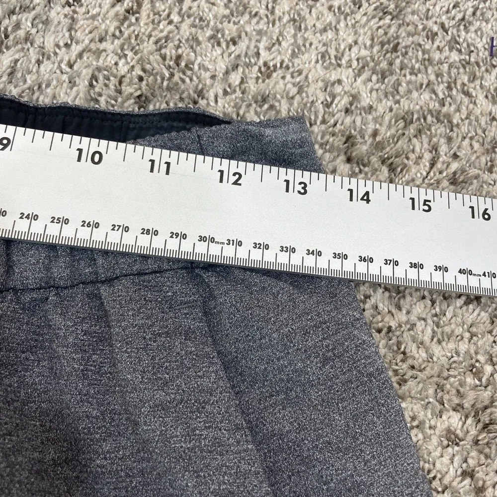 Lululemon Women's Shorts Size 4 Gray Stretch  Drawstring Waist Activewear 2.5